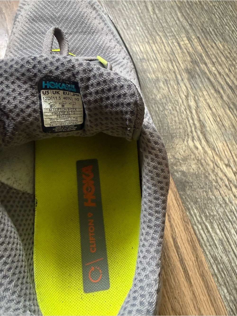 Hoka Clifton 9 Gore-Tex Running Shoe Men’s Size 12 Asphalt Grey/Gravel - Picture 4 of 10